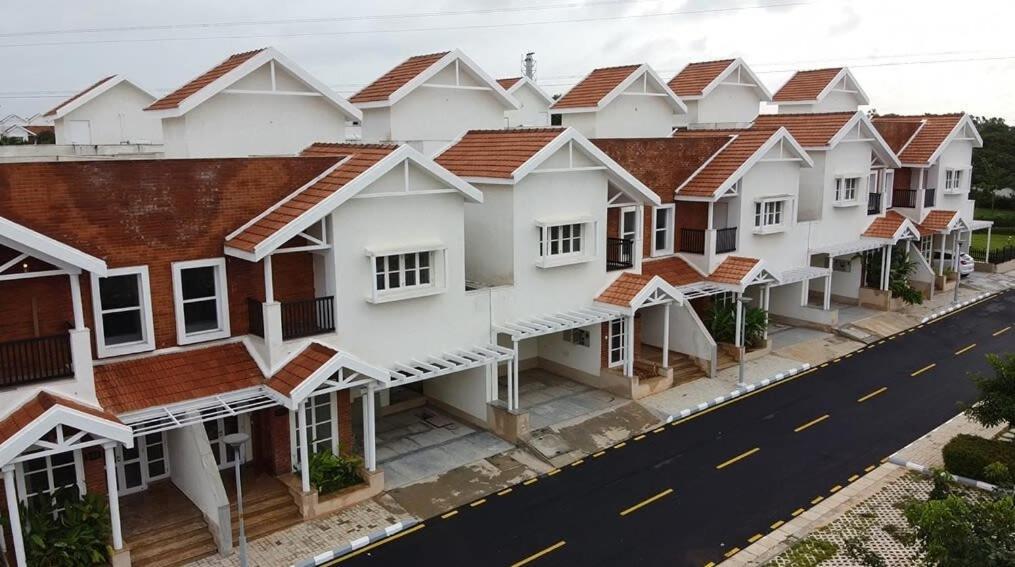 Welcome To Serenity-Luxury Villa At Prestige Augusta Golf Village Bangalore Eksteriør billede